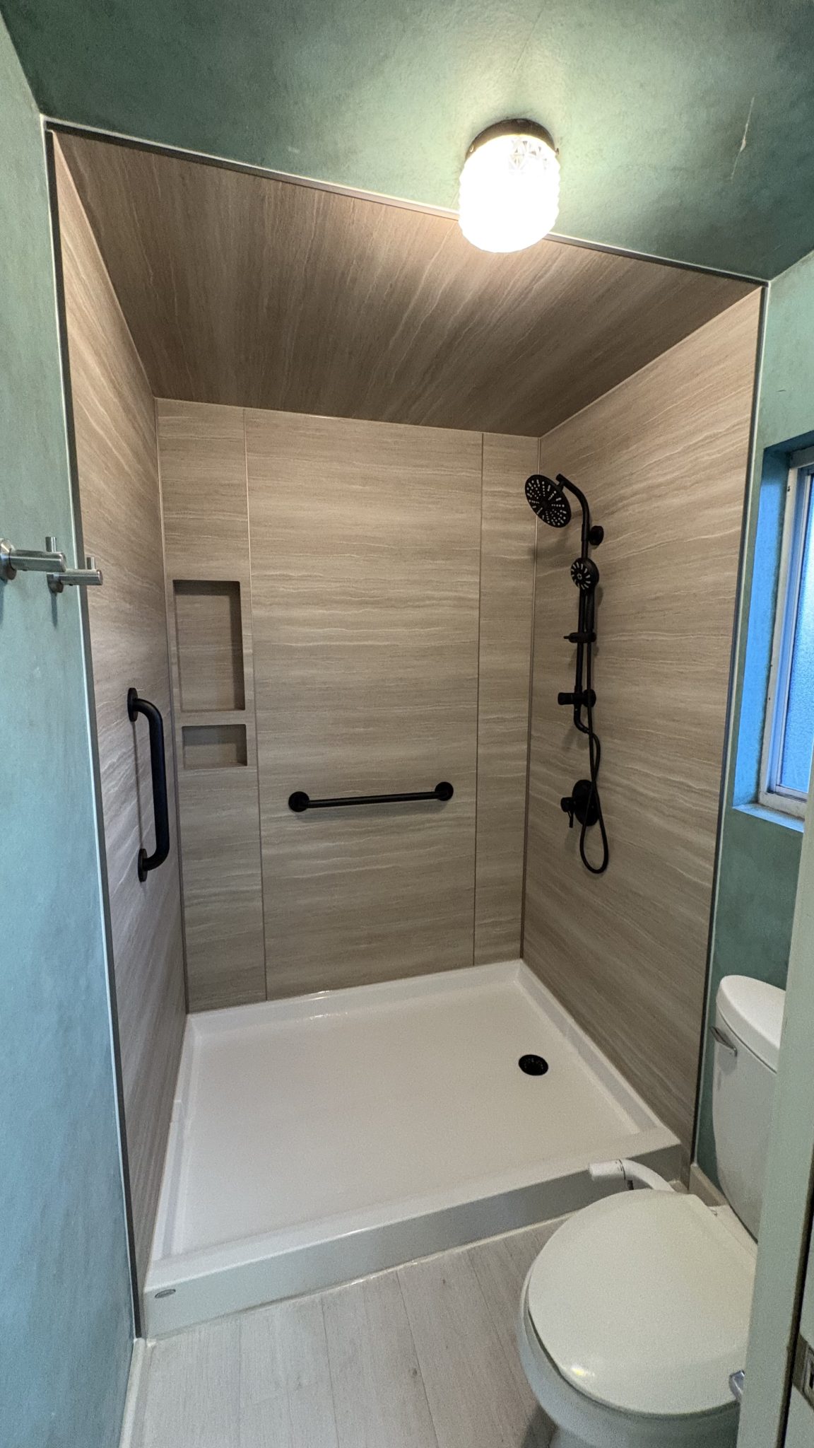 45D03E1C-4F87-487E-9BF1-775834BF09F2